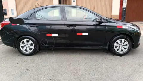 Hyundai Verna 1.4L Aut usado (2022) color Negro precio u$s10,500