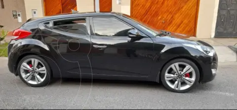 Hyundai Verna GLS Auto. usado (2017) color Negro precio u$s10.000
