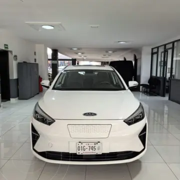 JAC E J7 Electric usado (2024) color Blanco precio $385,000