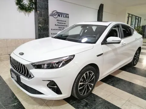 foto JAC J7 Quantum CVT usado (2022) color Blanco precio $295,000