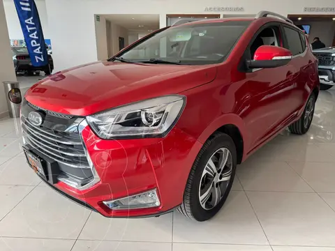 JAC Sei2 Smart usado (2024) color Rojo financiado en mensualidades(enganche $78,752 mensualidades desde $6,022)