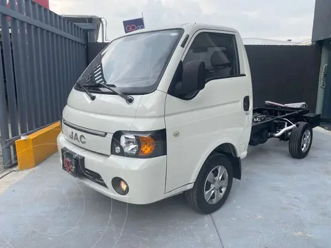 JAC X200 2.0L usado (2024) color Blanco financiado en mensualidades(enganche $100,825 mensualidades desde $7,710)
