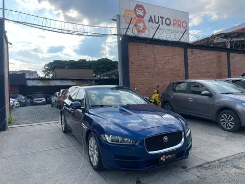 Jaguar XE Pure usado (2016) color Azul precio $64.000.000