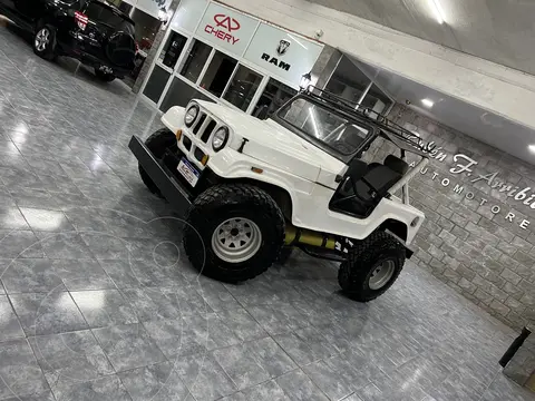 Jeep A.F.F. 4x4 usado (1966) color Blanco precio u$s9.500