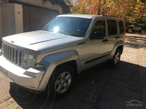 Jeep Cherokee Liberty 3.7 Sport Aut 5P usado (2013) color Plata precio $6.850.000