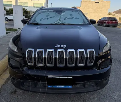 Jeep Cherokee Latitude usado (2015) color Negro precio $184,499
