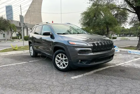 Jeep Cherokee Latitude usado (2015) color Gris precio $170,000