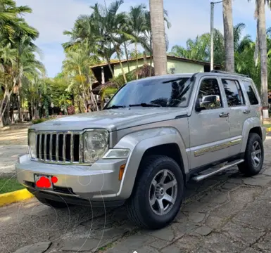 Jeep Cherokee Limited 4x2 usado (2009) color Plata precio u$s12.000