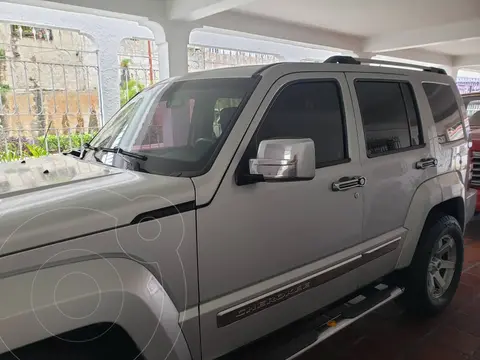Jeep Cherokee Limited 4x2 usado (2009) color Plata precio u$s12.000