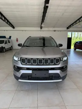 Jeep Compass COMPASS 2.4 LONGITUDE AT6 4X2 usado (2023) color Gris precio $49.000.000