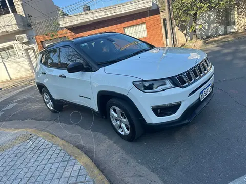 foto Jeep Compass 2.4 4x2 Sport usado (2018) color Blanco precio u$s20.900