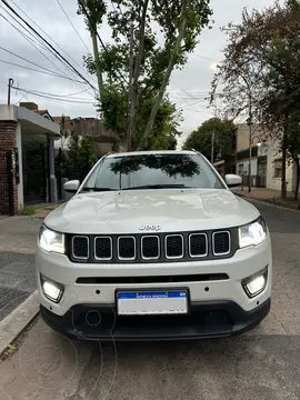 Jeep Compass 2.4 4x2 Longitude Aut usado (2020) color Blanco precio $30.000.000