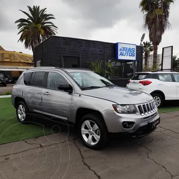 Jeep Compass  Sport 4x2 usado (2015) color Gris precio $8.290.000