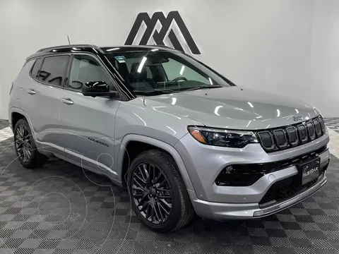 Jeep Compass High Altitude usado (2022) color plateado precio $489,999