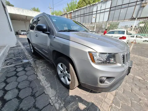 Jeep Compass 4x2 Latitude Aut usado (2015) color Gris Mineral precio $238,000