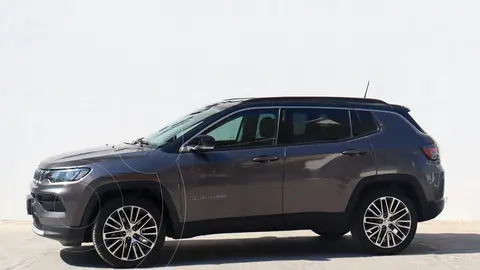 Jeep Compass High Altitude usado (2024) color Gris precio $489,000