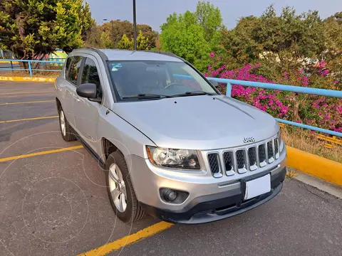 Jeep Compass 4x2 Latitude Aut usado (2014) color Plata precio $170,000