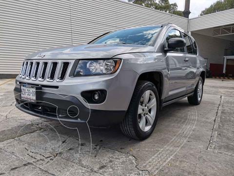 foto Jeep Compass 4x2 Latitude Aut usado (2016) color Plata precio $249,000