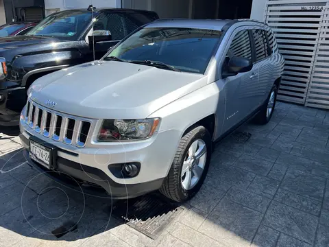 Jeep Compass 4x2 Latitude Aut usado (2014) color Plata precio $189,900