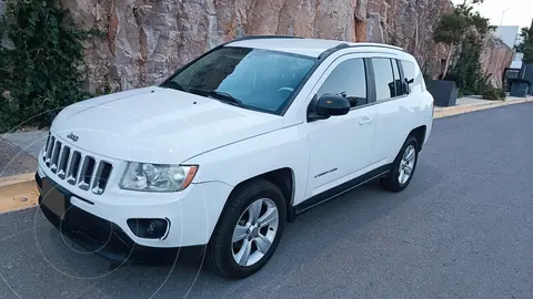 Jeep Compass 4x2 Sport CVT usado (2013) color Blanco precio $140,000