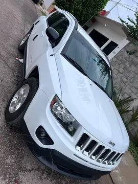 Jeep Compass 4x2 Base usado (2015) color Blanco precio $200,000