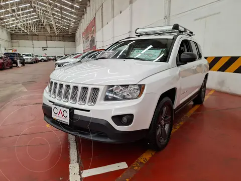 Jeep Compass 4x2 Latitude Aut usado (2016) color Blanco financiado en mensualidades(enganche $50,000 mensualidades desde $4,500)