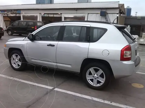 Jeep Compass  Limited Aut usado (2008) color Plata precio u$s9,300