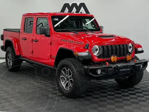 Jeep Gladiator Mojave usado (2024) color Rojo precio $1,179,999