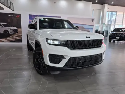 Jeep Grand Cherokee Altitude 4x2 usado (2024) color Blanco precio $1,086,000