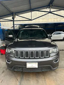 Jeep Grand Cherokee Laredo 3.6L 4x2 usado (2021) color Gris precio $480,000