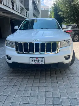 Jeep Grand Cherokee Laredo 4x2 3.6L V6 Lujo usado (2013) color Blanco precio $235,000