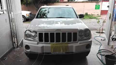 Jeep Grand Cherokee Laredo 4X2 3.7L V6 usado (2005) color Blanco precio $120,000