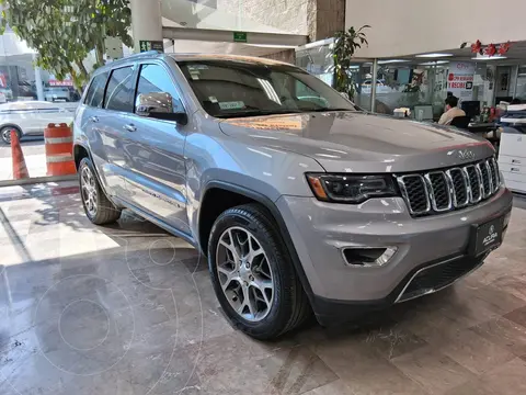 Jeep Grand Cherokee Limited Lujo 3.6L 4x2 usado (2020) color plateado precio $529,000