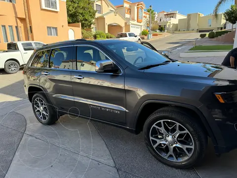 Jeep Grand Cherokee Limited 3.6L 4x2 usado (2020) color Granito precio $630,000