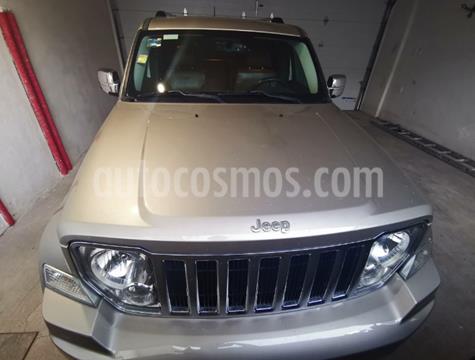 foto Jeep Liberty Limited Jet 4x2 MyGiG Navegación usado (2011) color Arena precio $165,000