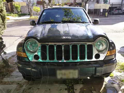 Jeep Liberty Limited 4X4 usado (2005) color Verde Oliva precio $110,000