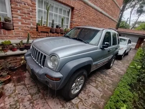Jeep Liberty Sport 4X2 usado (2002) color Gris precio $85,000