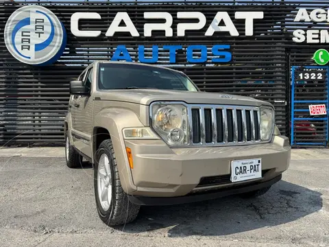 Jeep Liberty Limited 4x2 usado (2011) color Dorado precio $159,000