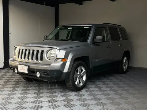 Jeep Patriot 4x2 Latitude Aut usado (2015) color Beige precio $198,000
