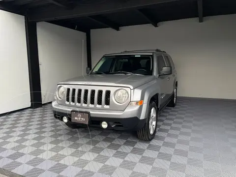 Jeep Patriot 4x2 Latitude Aut usado (2015) color plateado precio $188,000