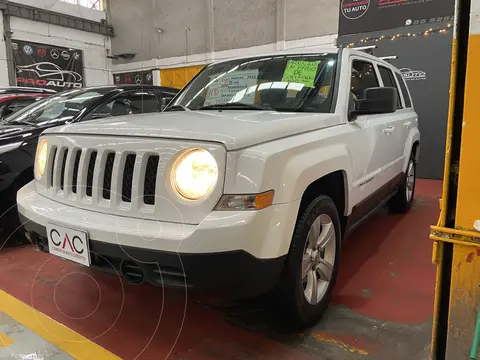 Jeep Patriot 4x2 Latitude Aut usado (2015) color Blanco financiado en mensualidades(enganche $58,650 mensualidades desde $6,252)