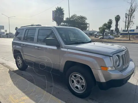 Jeep Patriot 4x2 Latitude Aut usado (2015) color Gris precio $140,000