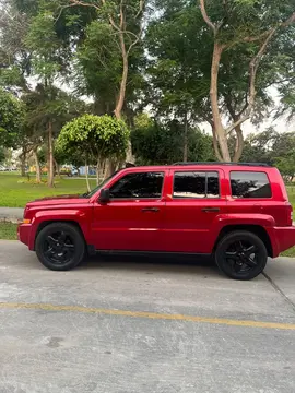 Jeep Patriot 2.4L Limited usado (2009) color Rojo Cerezo precio u$s8,800