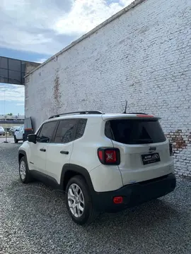 Jeep Renegade RENEGADE 1.8 4X2 SPORT PLUS usado (2018) color Blanco precio $23.500.000