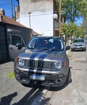 Jeep Renegade Sport Plus usado (2017) color Gris precio u$s16.100