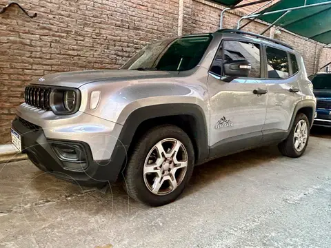 Jeep Renegade Sport Aut usado (2023) color Plata precio u$s24.000