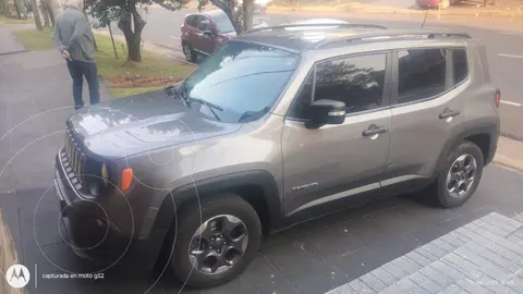 Jeep Renegade Sport Aut usado (2017) color Gris Carbono precio u$s17.000