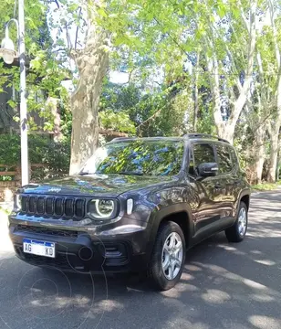 Jeep Renegade Sport usado (2025) color Negro Carbon financiado en cuotas(anticipo $15.000.000 cuotas desde $450.000)