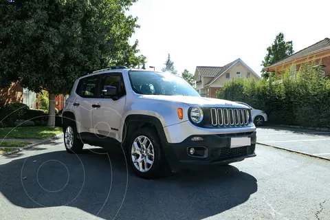 Jeep Renegade 1.8L Sport LX usado (2019) color Gris precio $9.400.000
