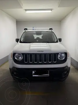 Jeep Renegade Sport LX usado (2017) color Blanco precio $10.000.000